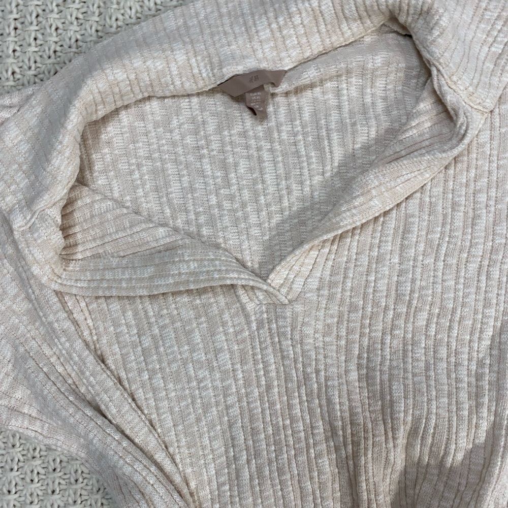 H&M Cream Sweater Set - Picture 3 of 4